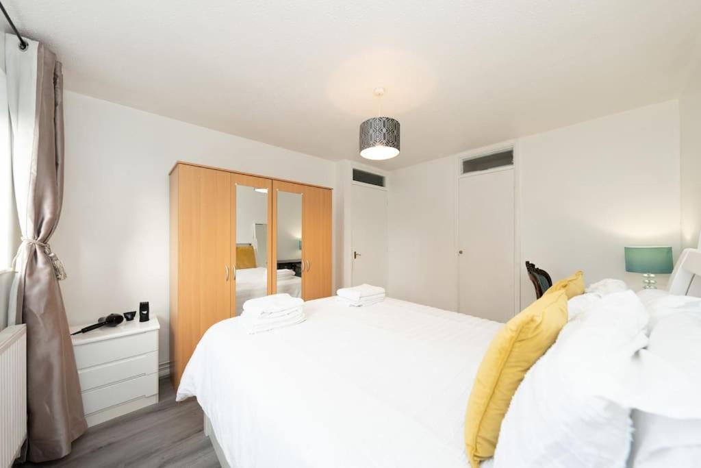 Idyllic Stylish With Fast Speed Broadband & Free Parking Londra