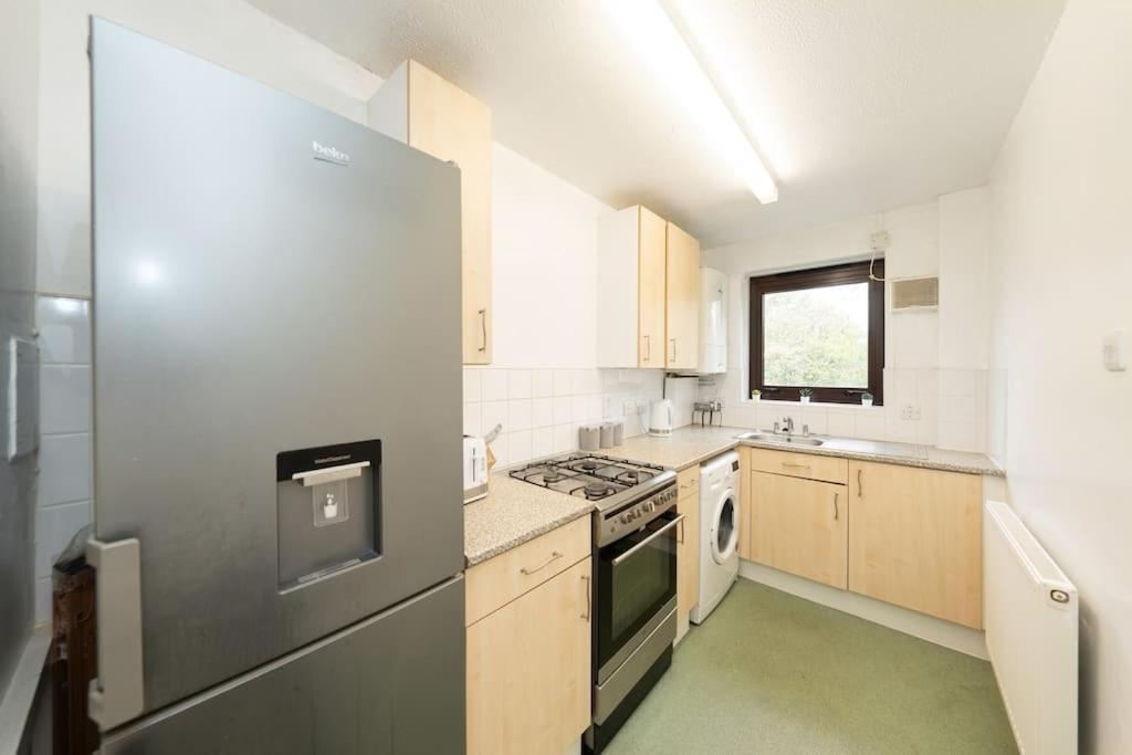 Idyllic Stylish With Fast Speed Broadband & Free Parking Appartamento