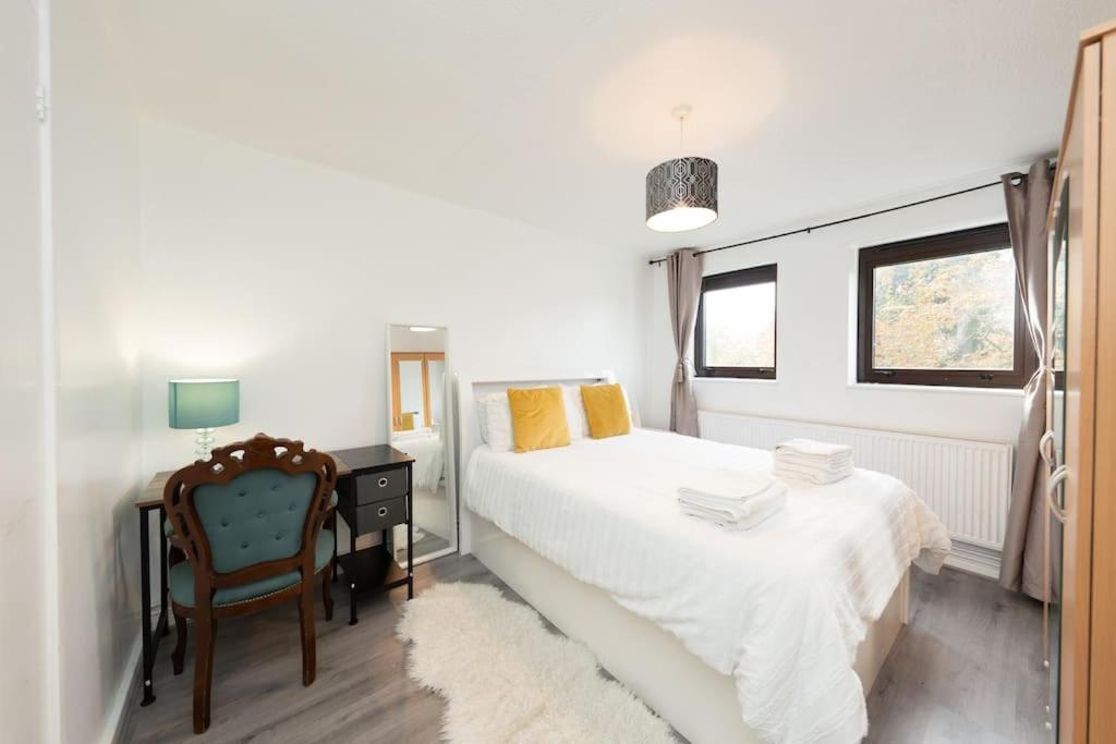 Appartamento Idyllic Stylish With Fast Speed Broadband & Free Parking