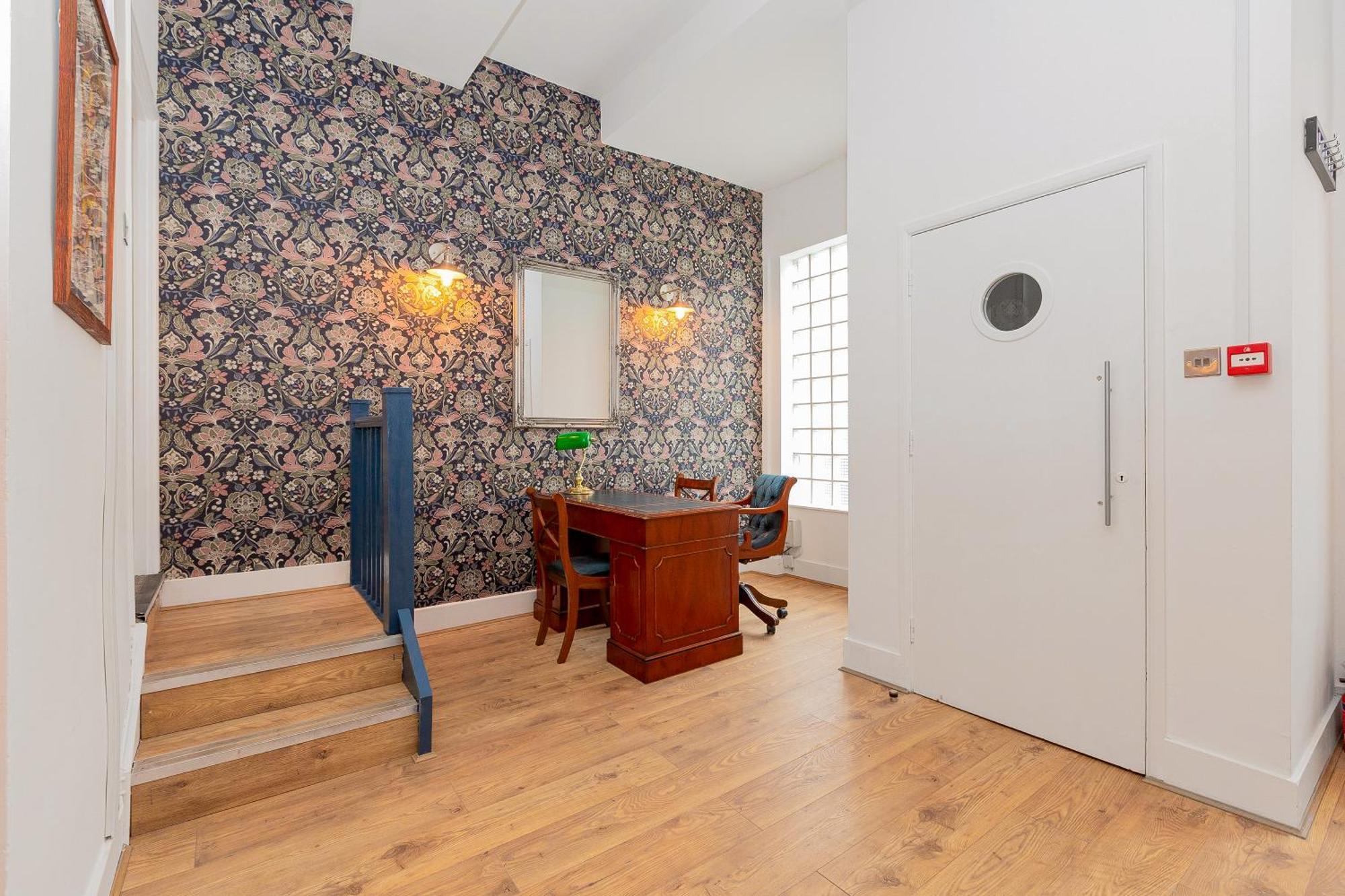Apartment 3br 3lvl Flat In Camden, 5 Mins Camden Town Tube London