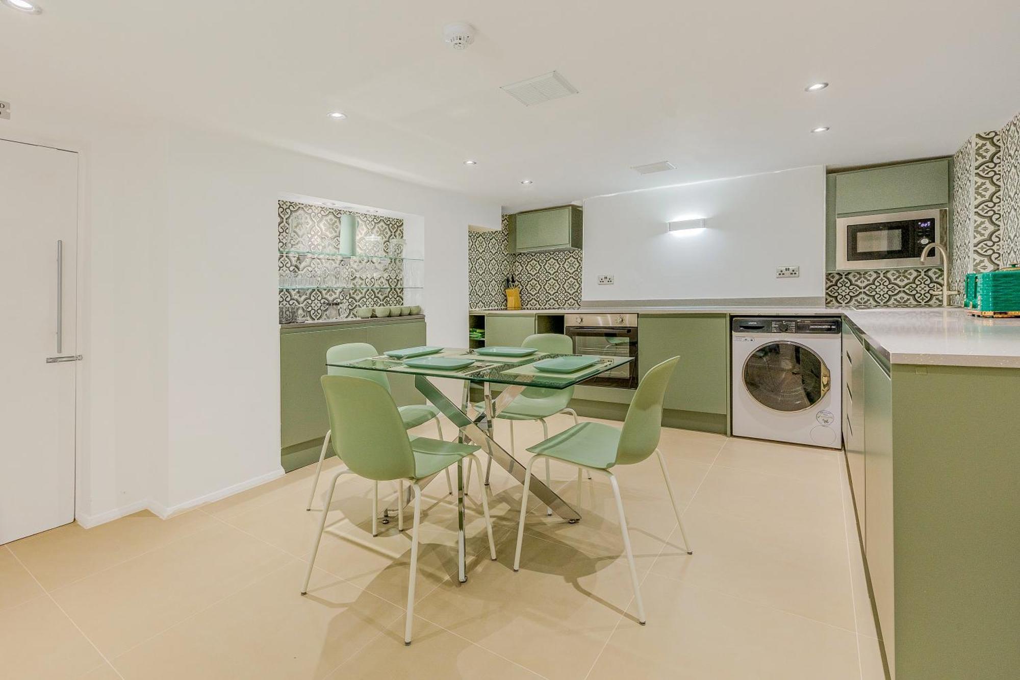 3br 3lvl Flat In Camden, 5 Mins Camden Town Tube London