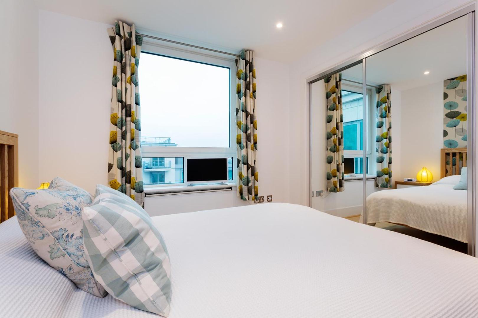 Veeve - Modernist Wharf Apartment London