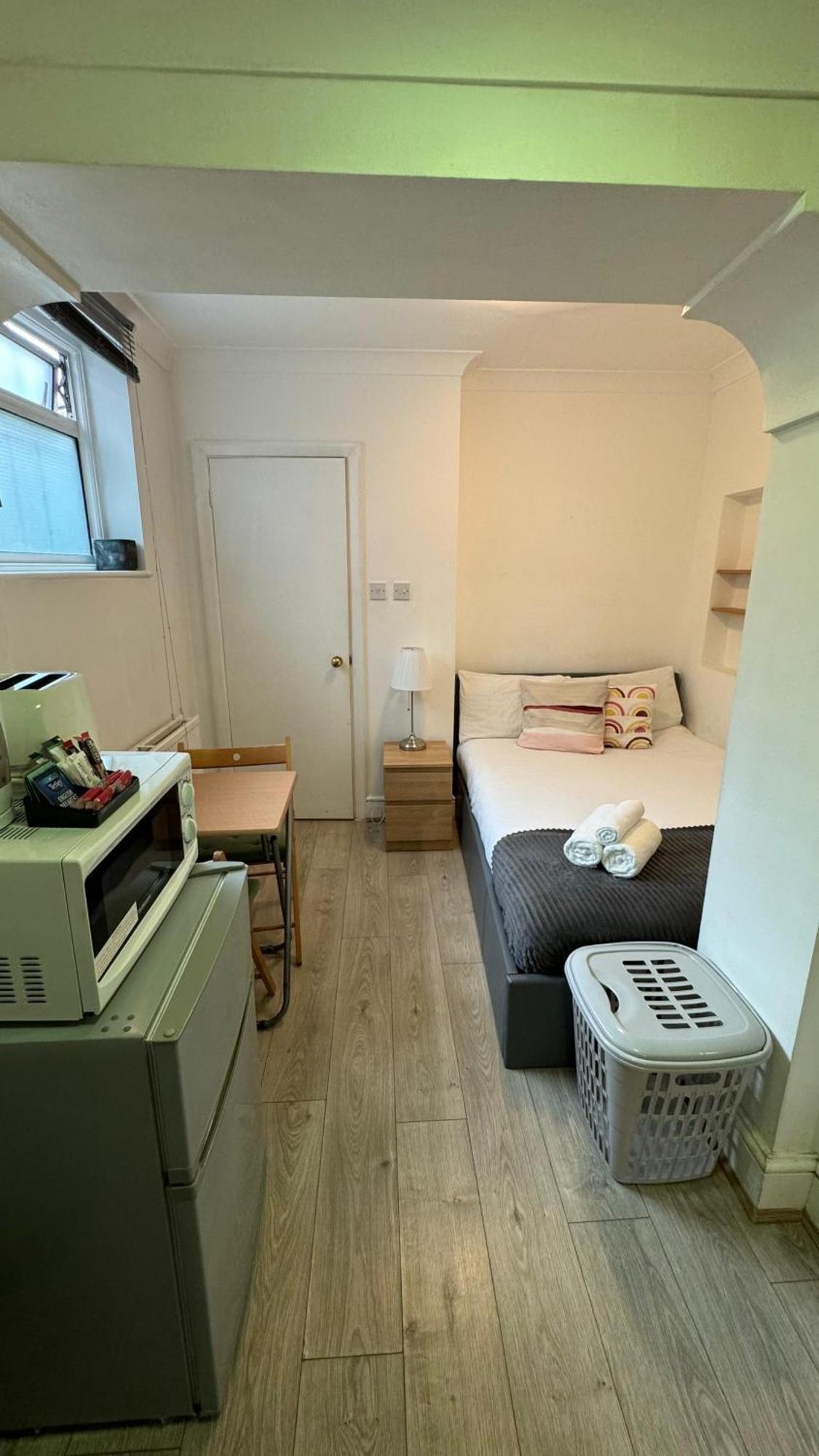 Appartamento En-suite Near Everything. Shepherd's Bush - *