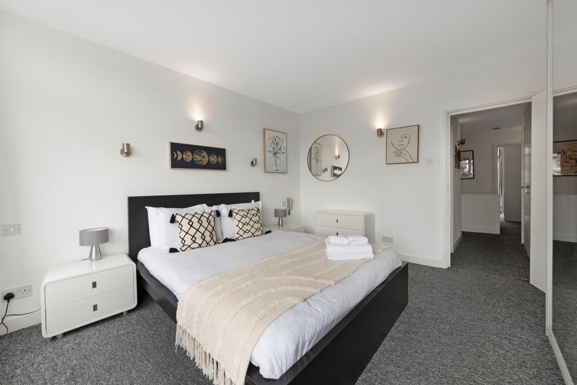 Leilighet 2 Bed Apartment- London- Lift & Balcony London