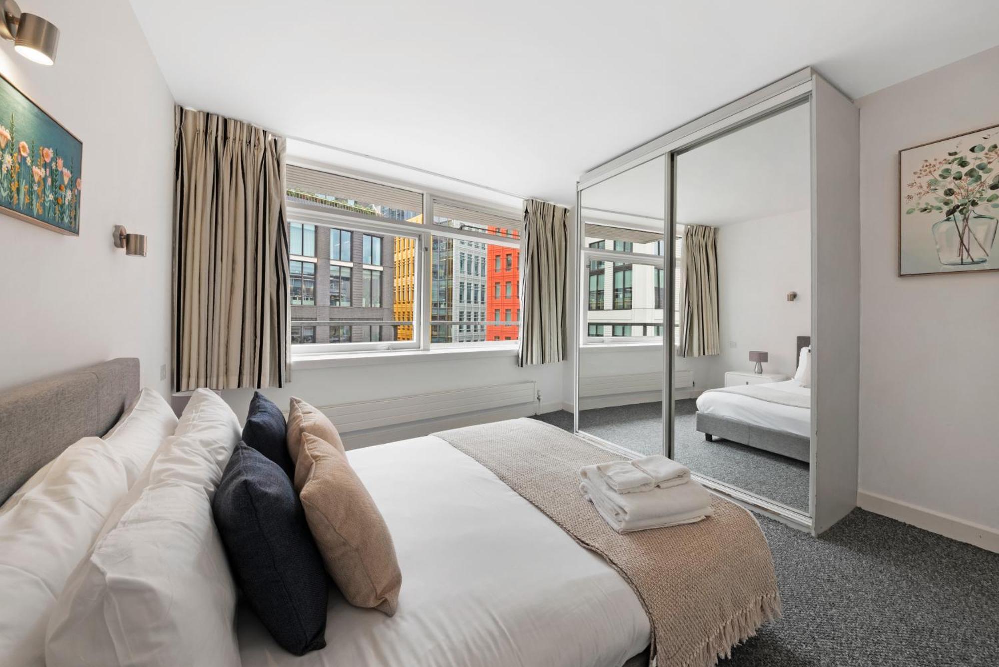 Leilighet 2 Bed Apartment- London- Lift & Balcony