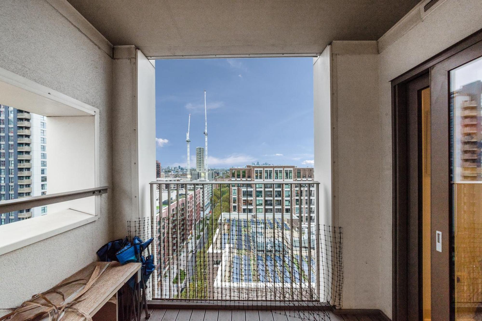 Modern 2 Bed Heart Of Elephant Castle Apartment