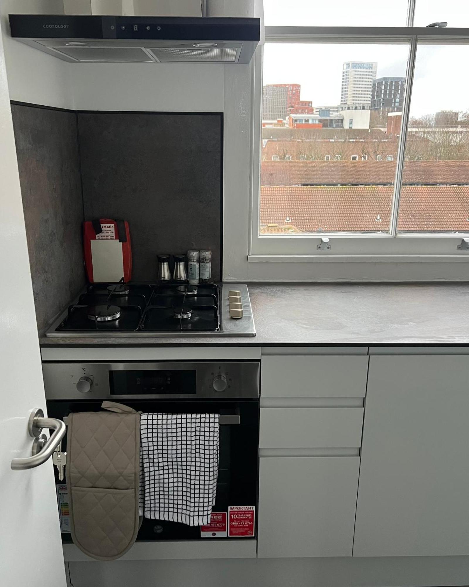 2 Bed In On 3rd Floor - Newly Refurbished - No Lift