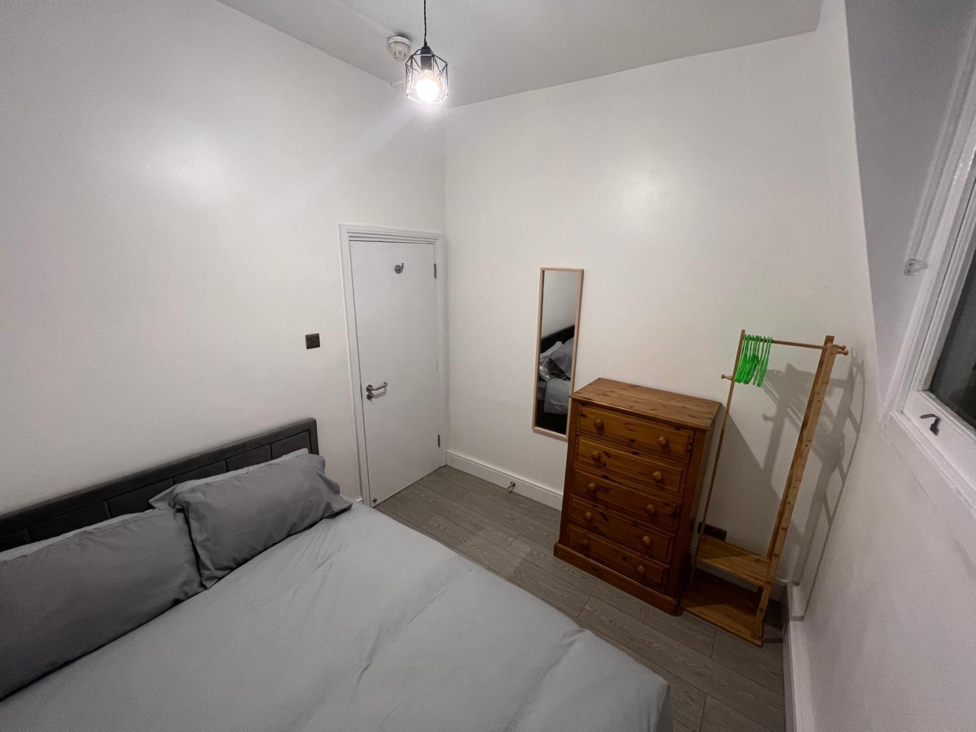 Apartment 2 Bed In On 3rd Floor - Newly Refurbished - No Lift London