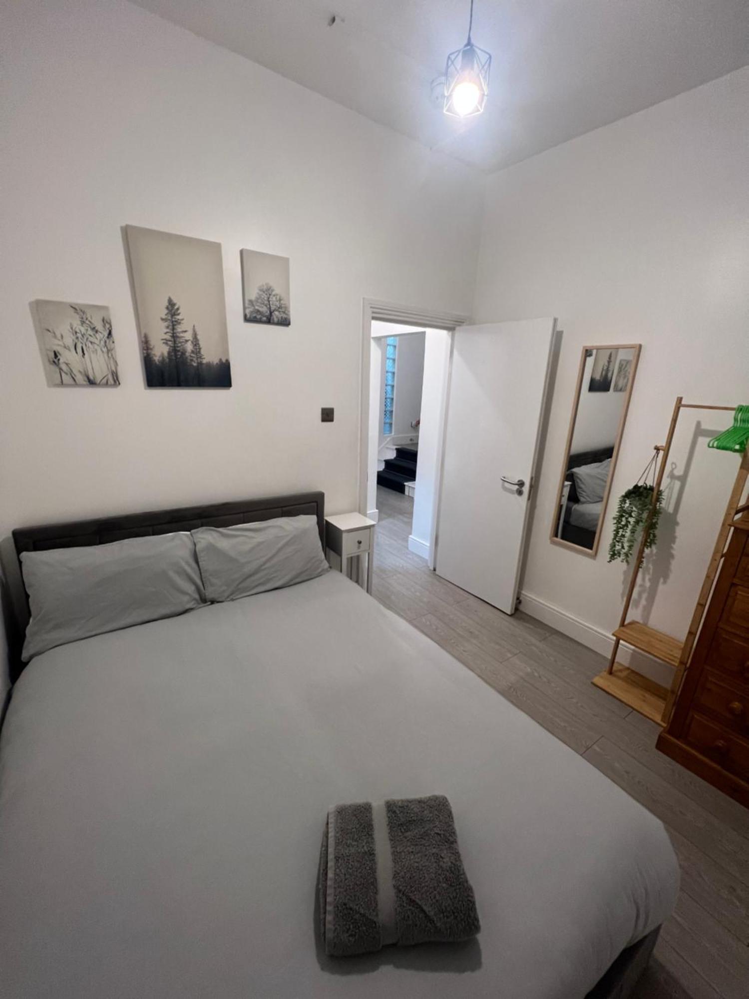 2 Bed In On 3rd Floor - Newly Refurbished - No Lift Apartment