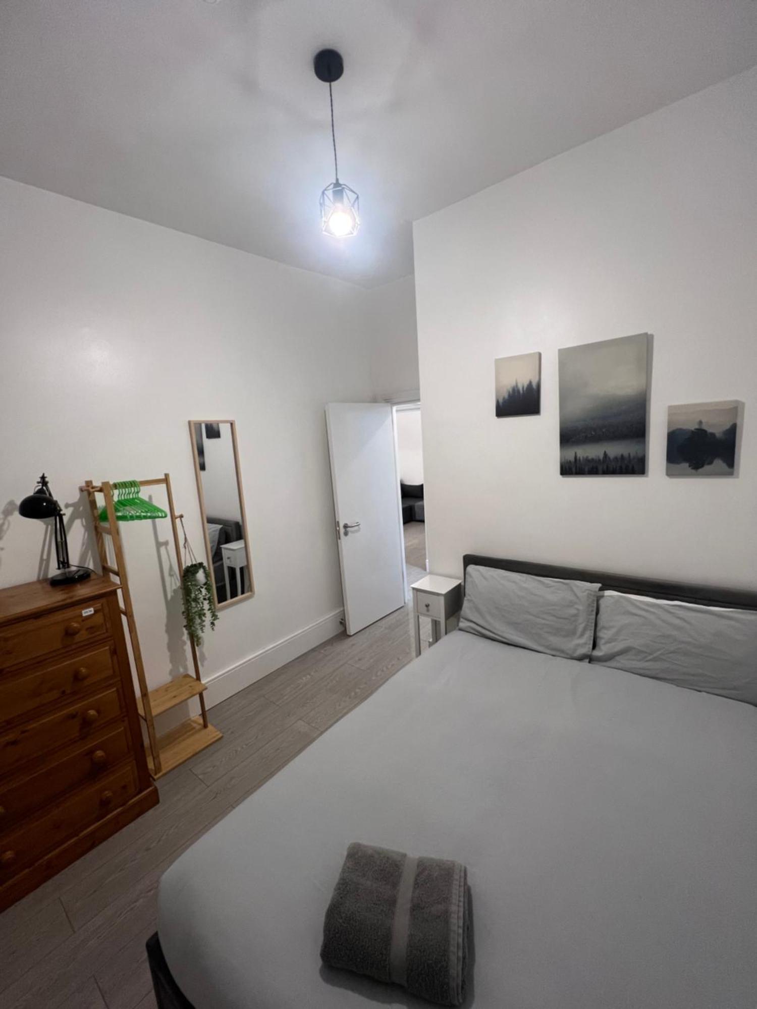 2 Bed In On 3rd Floor - Newly Refurbished - No Lift *