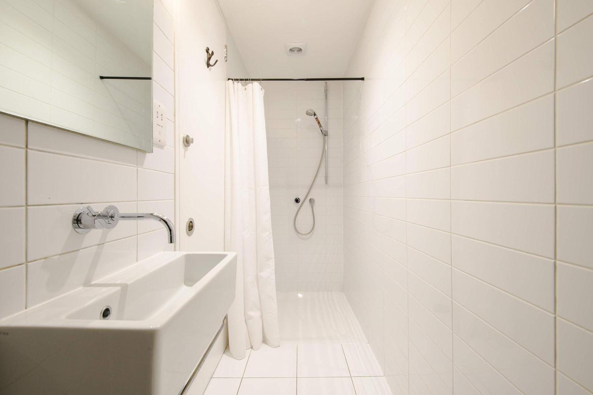 The Cheeky Hideaway-borough- By Frankie Says * Londen