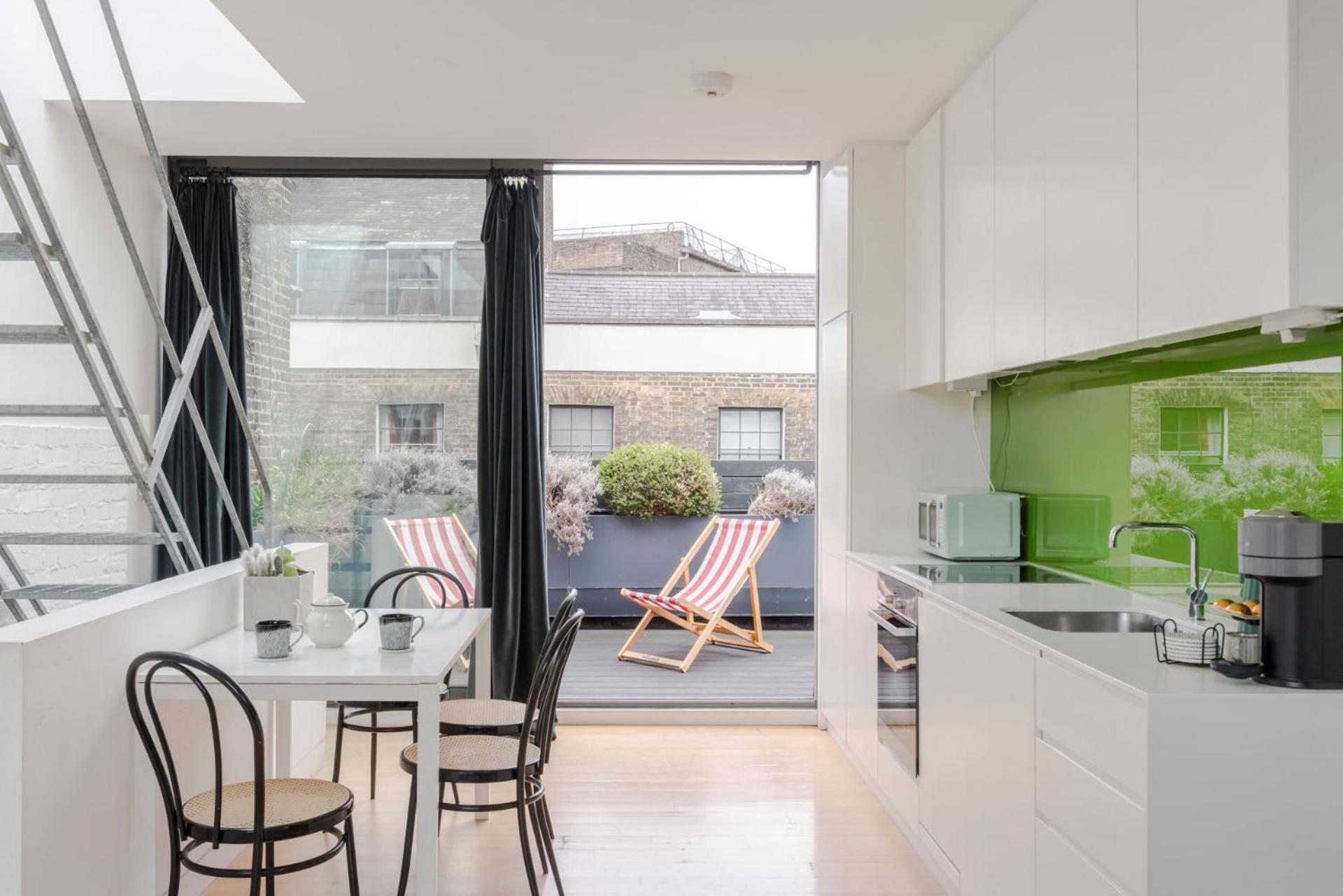 Appartement The Cheeky Hideaway-borough- By Frankie Says Londen