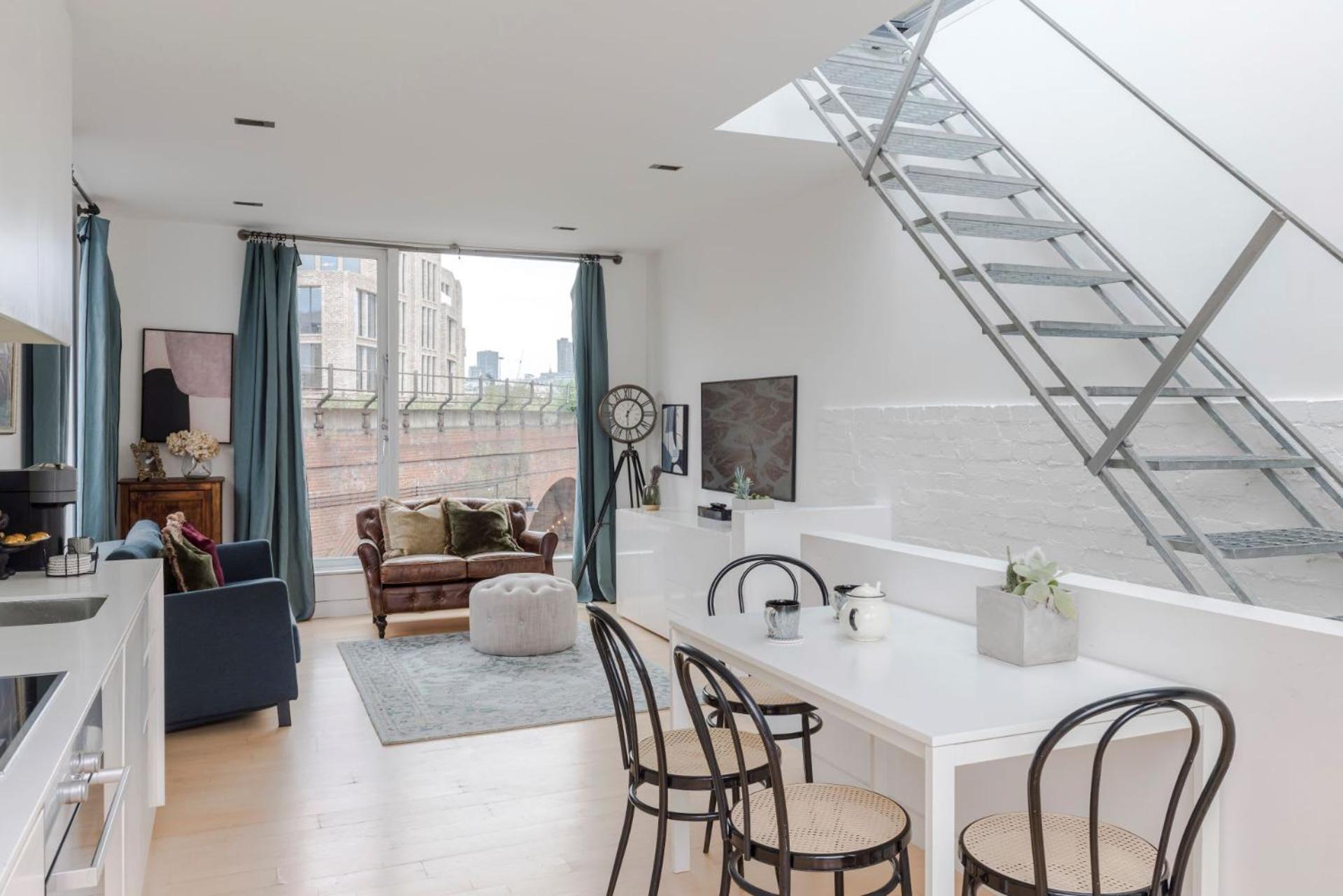 The Cheeky Hideaway-borough- By Frankie Says Appartement Londen