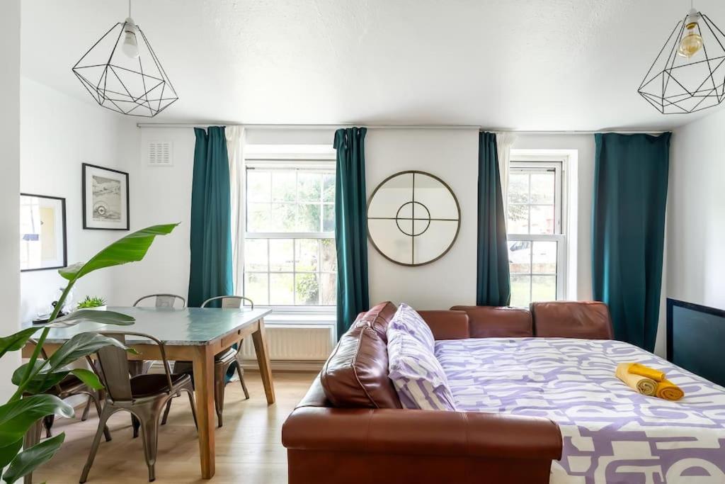 Quaint Near Tower-london Bridge And Big Ben Apartment *