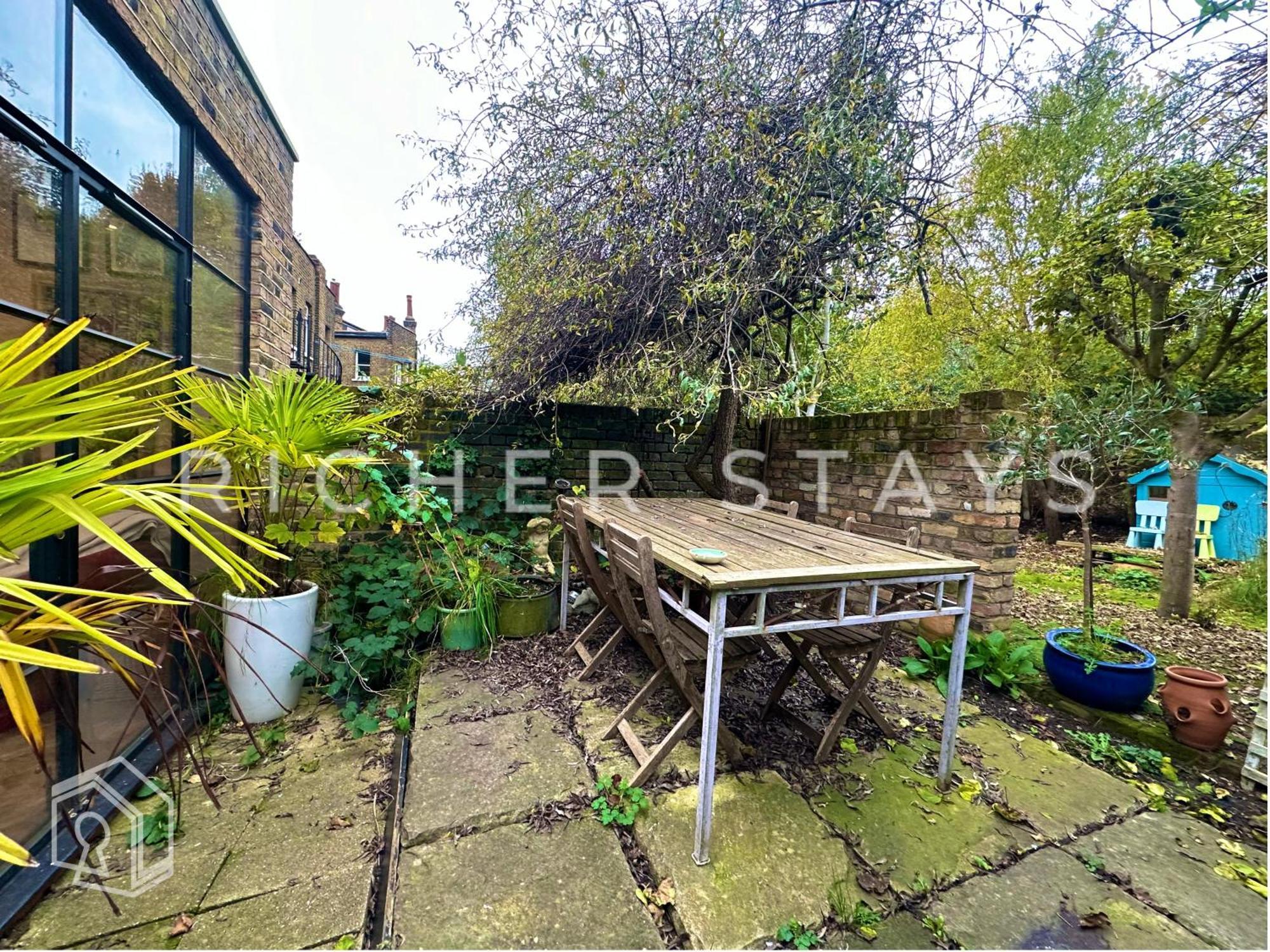 Bohemian Notting Hill Flat, Garden & Amenities Appartement