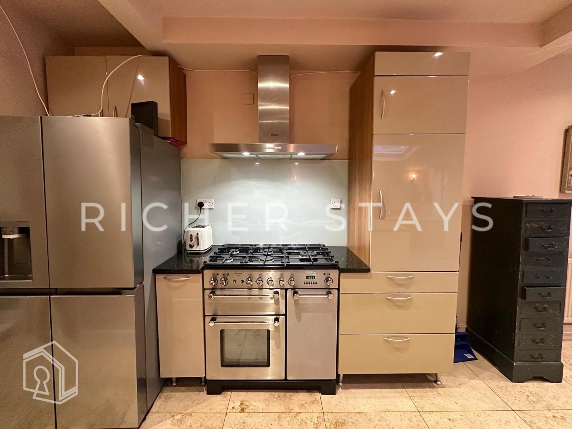 Bohemian Notting Hill Flat, Garden & Amenities * Londen