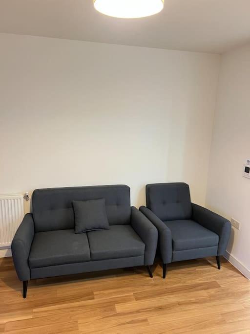 Appartement Modern, Luxurious 1 Next To Station, Few Stops Away From Londen