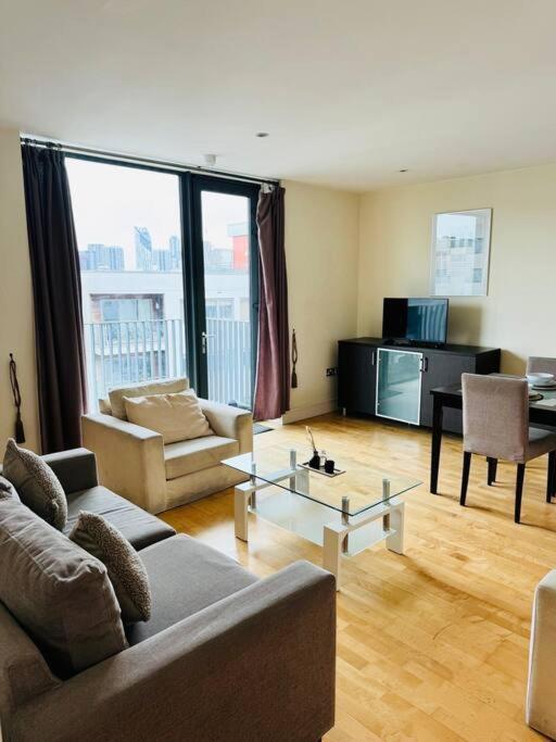 2bed Flat Apartment *
