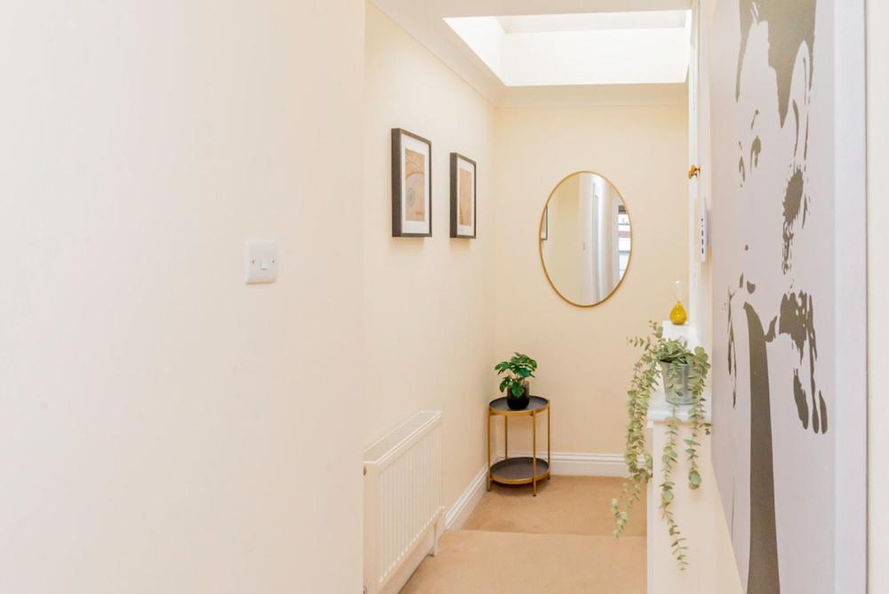 Beautiful Top-floor 2-bedroom Flat In Battersea With Private Balcony & Scenic Views Lägenhet *