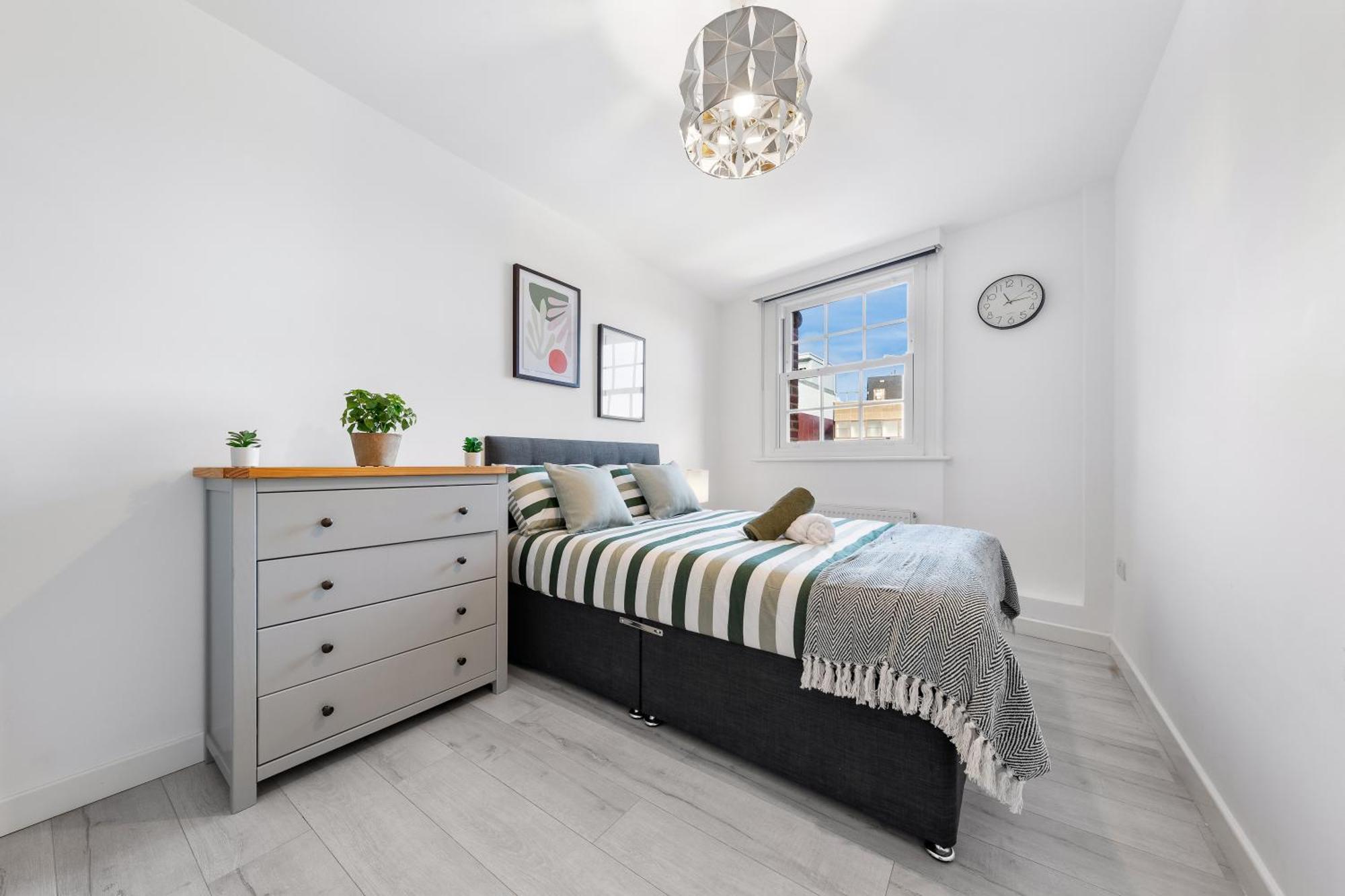 Four-bedroom Luxury Living - Westminster & Vauxhall * Londen