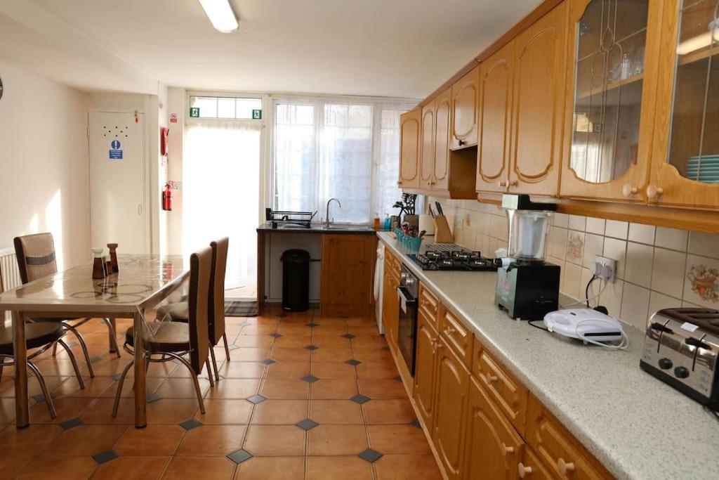 Ferienhaus The Entire 4 Bedroom House Near Victoria Park And In Bow E3 *