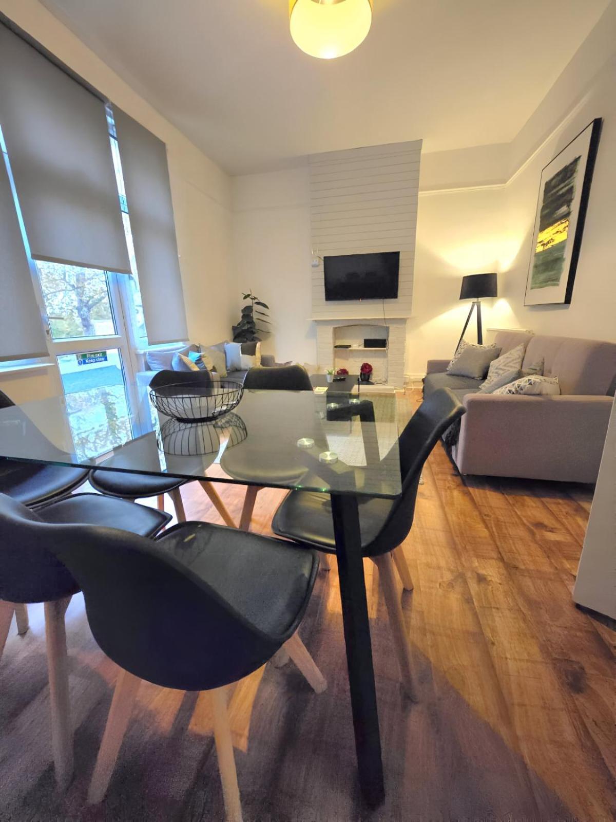 Large Dulwich 3 Bedroom Near Kings College Hospital Apartment *