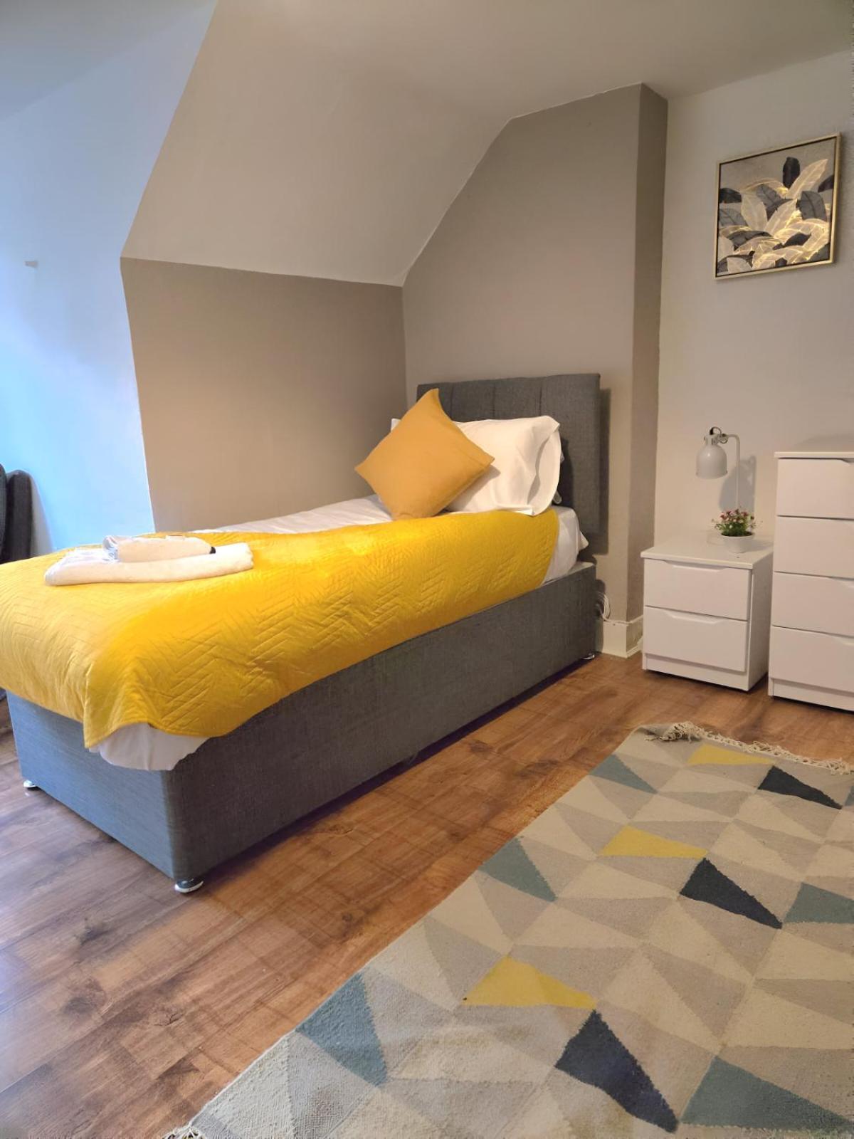 Large Dulwich 3 Bedroom Near Kings College Hospital * London