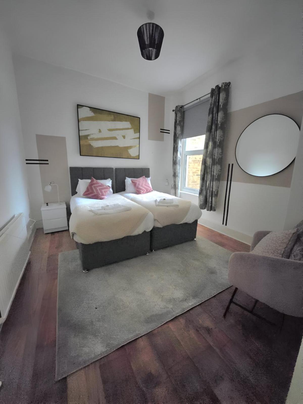 Large Dulwich 3 Bedroom Near Kings College Hospital Apartment