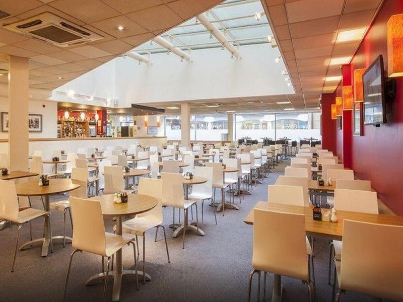 Travelodge Road Hotel 3*
