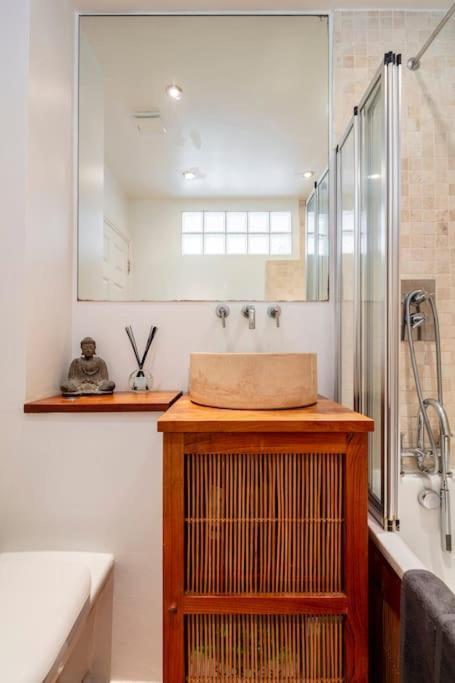 Large Boutique Flat In London's Primrose Hill * London
