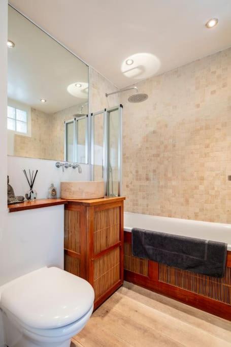 Large Boutique Flat In London's Primrose Hill Apartment