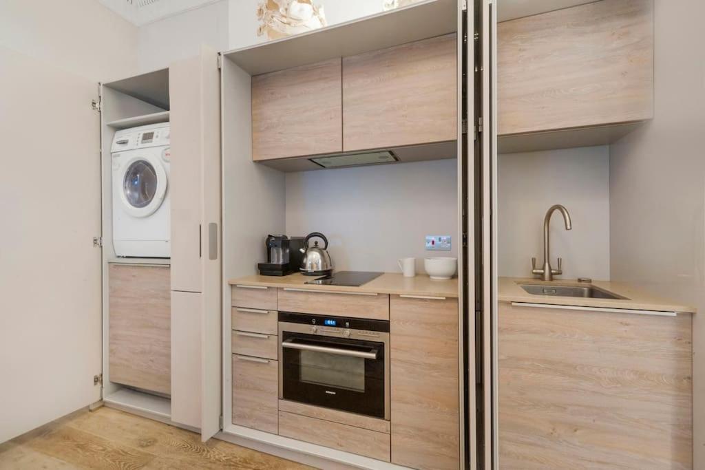 Apartment Luxurious Trafalgar Square