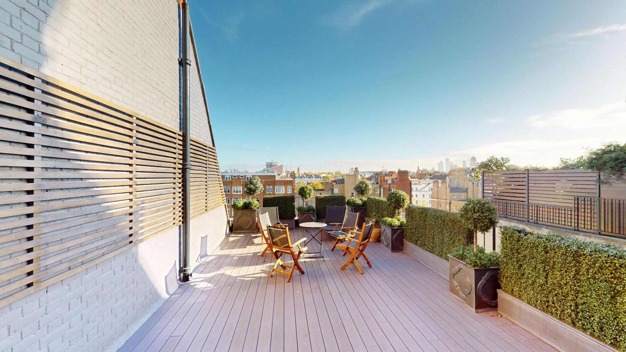 Cadogan Square 5 - Bedroom Penthouse Apartment *