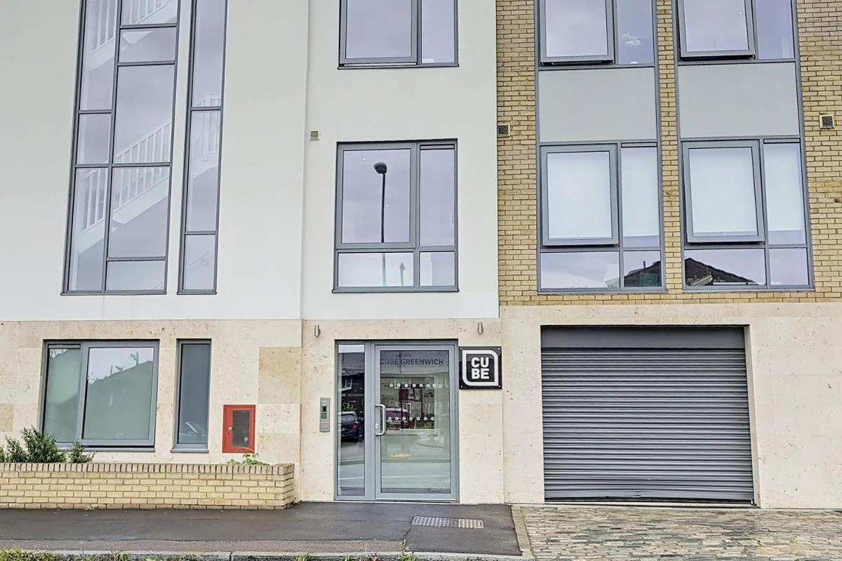 Appartamento The Cube Greenwich Premium Studios Londra