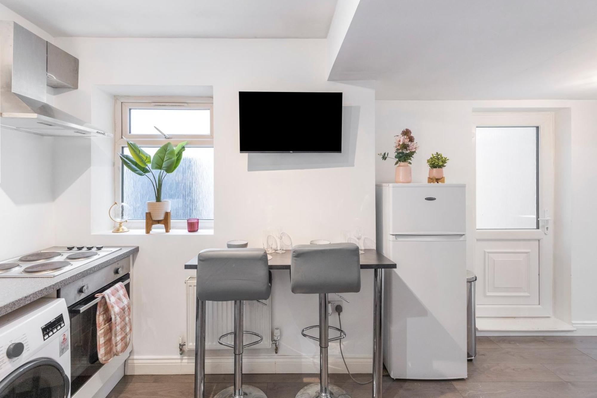 Apartment Elms *