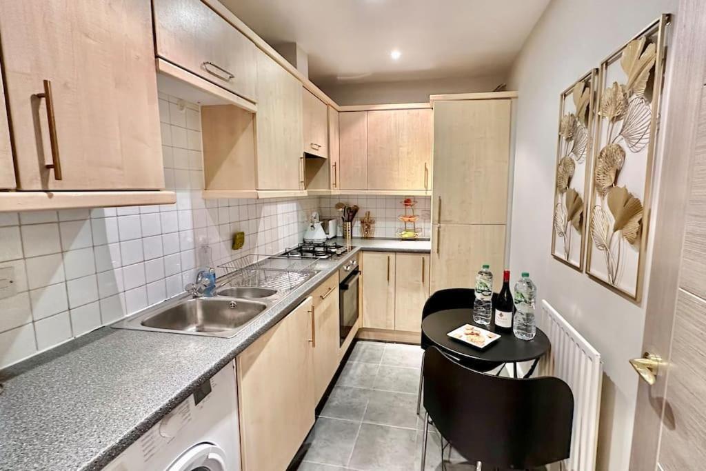 The Ivy - Spacious 3-bed * London