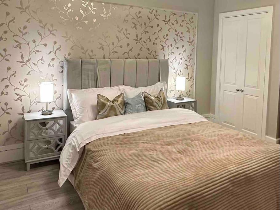 The Ivy - Spacious 3-bed Lägenhet *