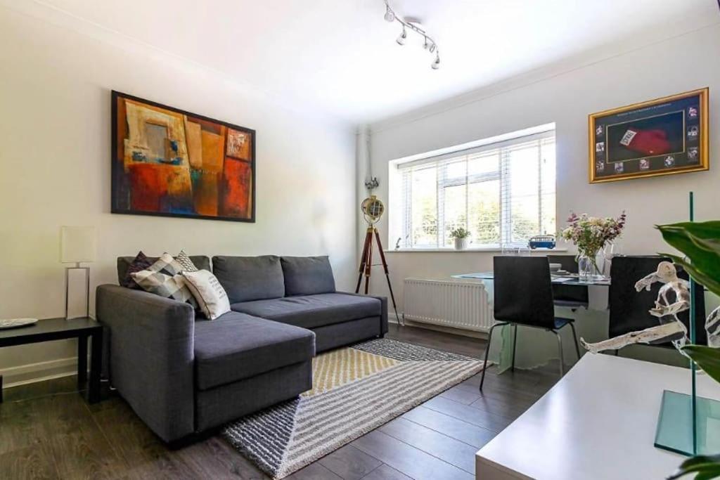 Spacious 2 Bedroom In * Londra