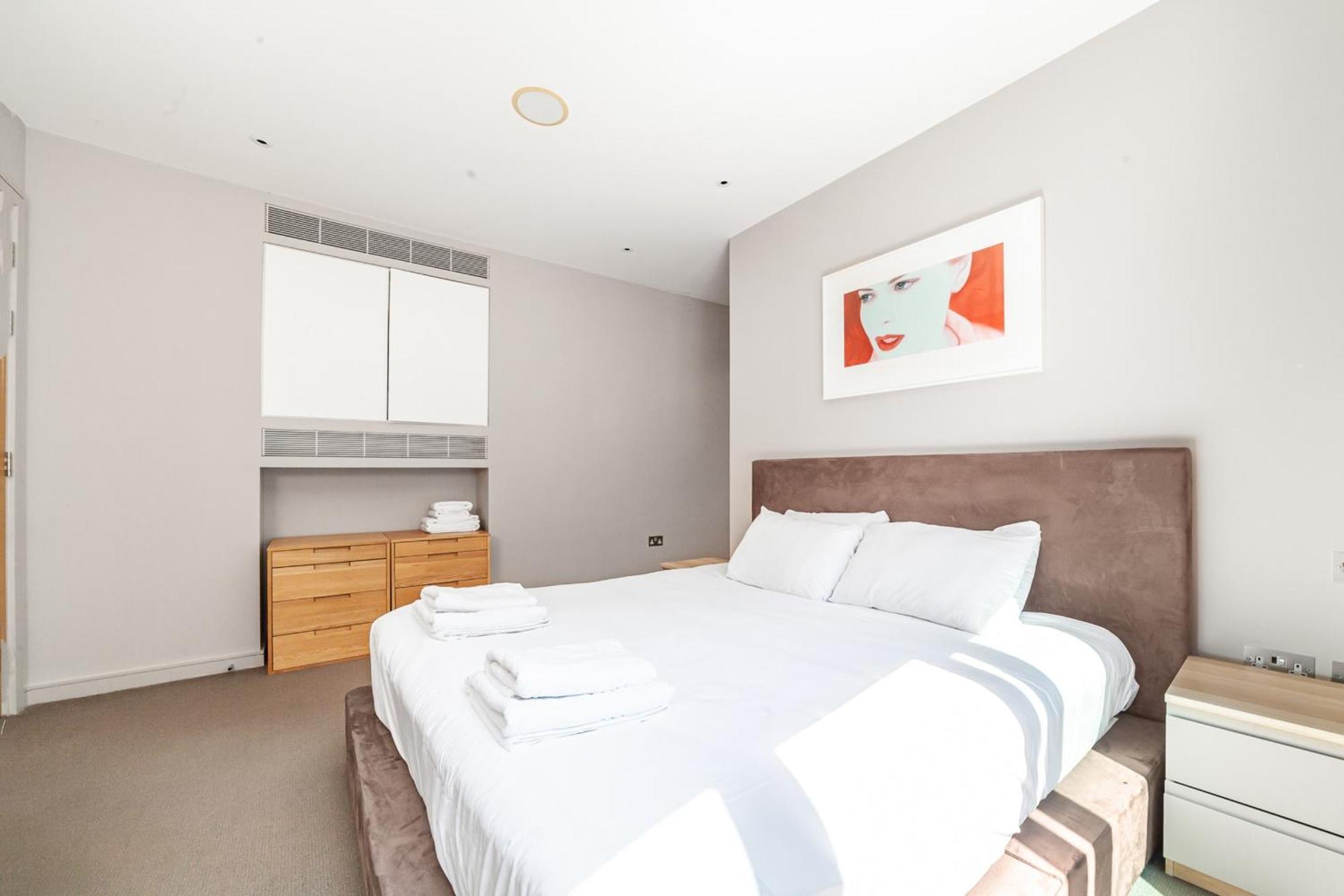Luxury Penthouse Overlooking The Thames * London