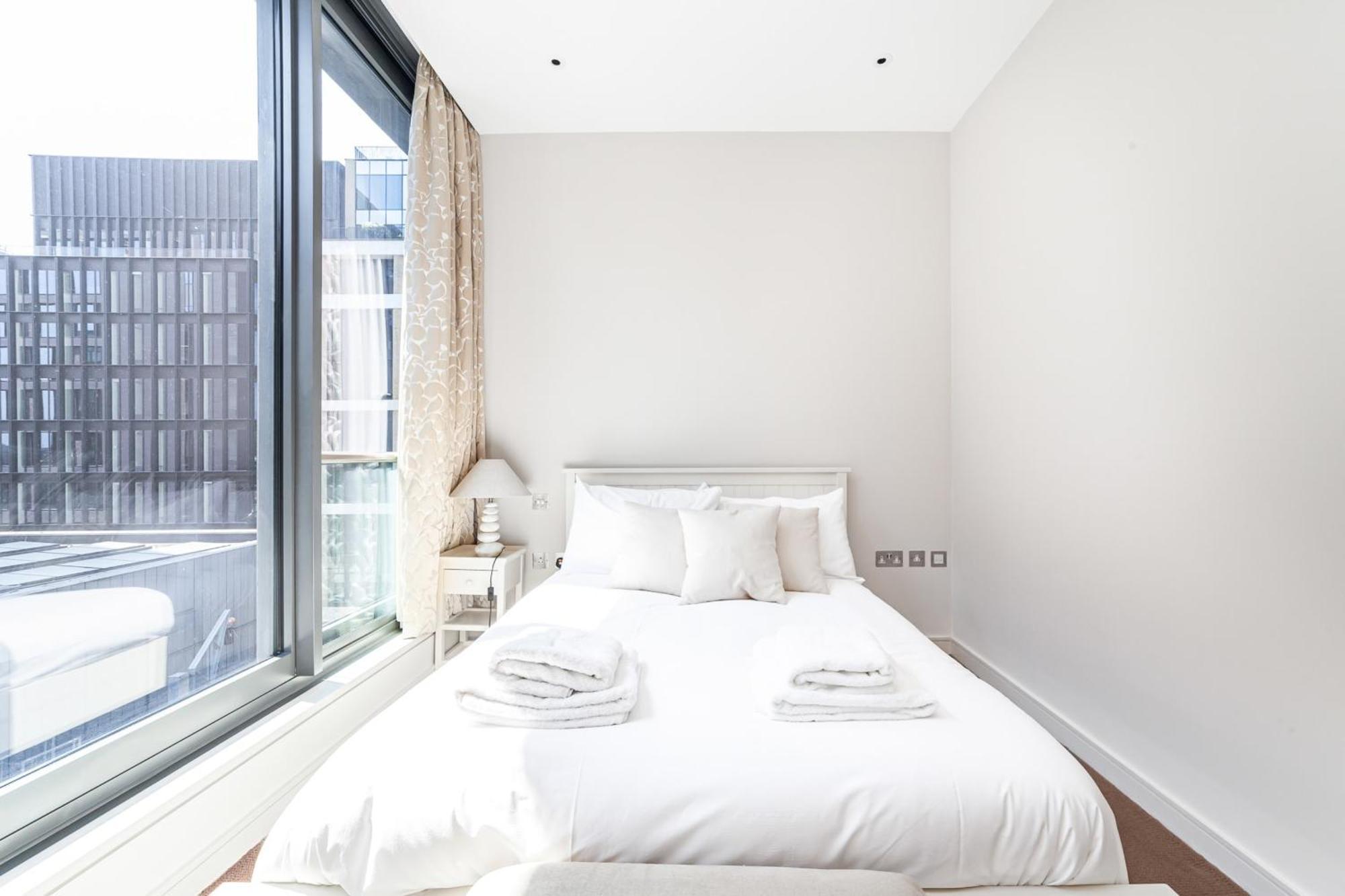 Apartment Luxury Penthouse Overlooking The Thames London