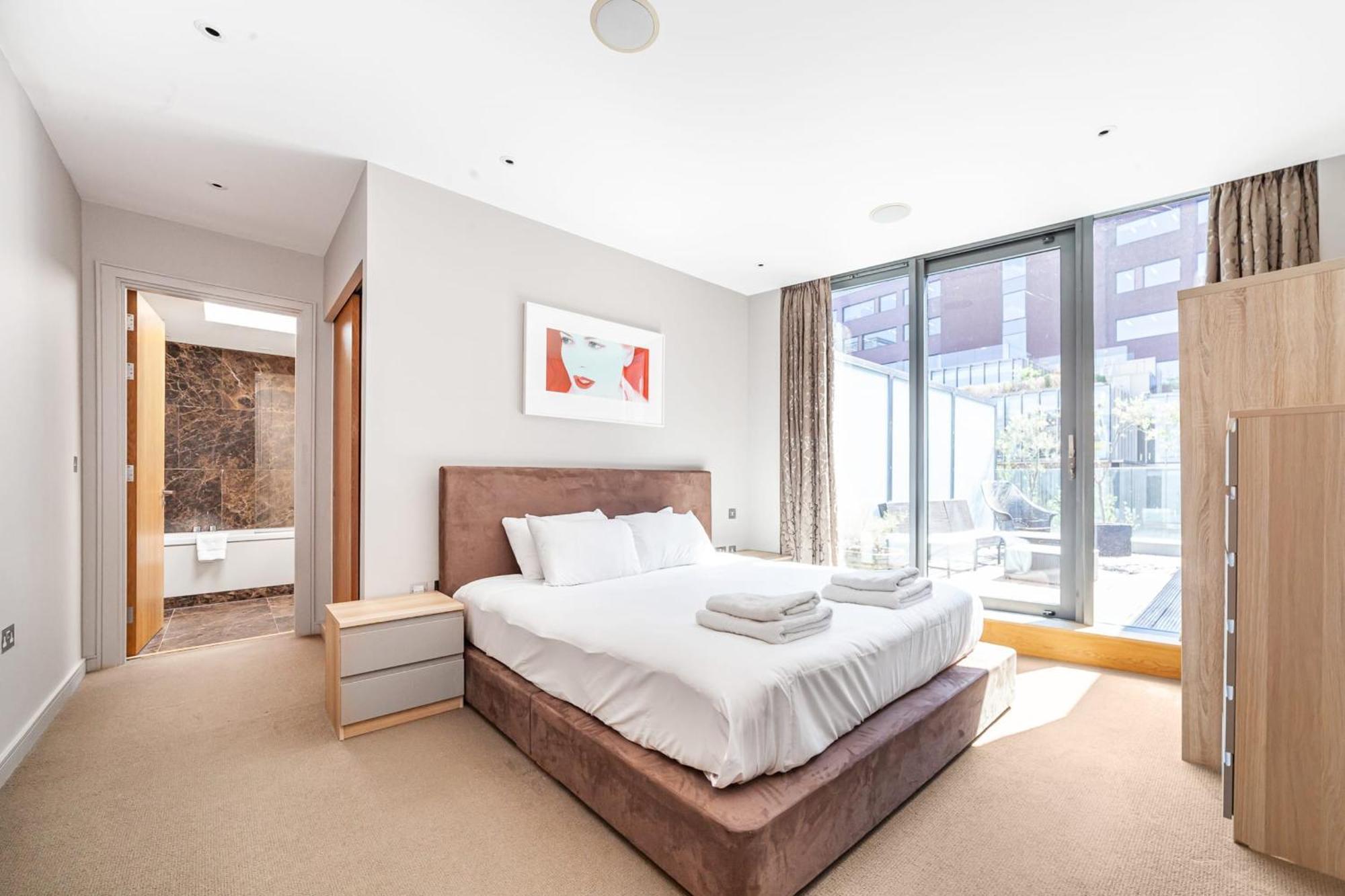 Luxury Penthouse Overlooking The Thames * London