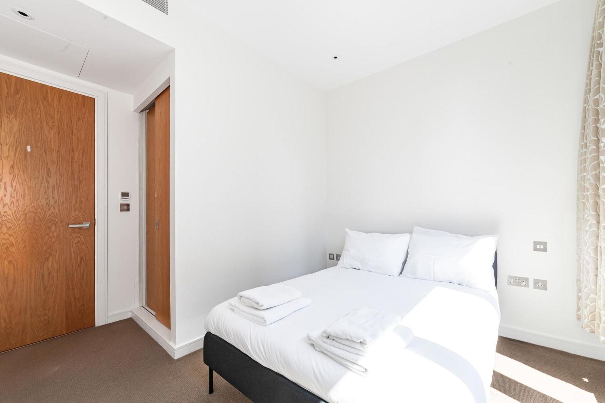 Apartment Luxury Penthouse Overlooking The Thames London