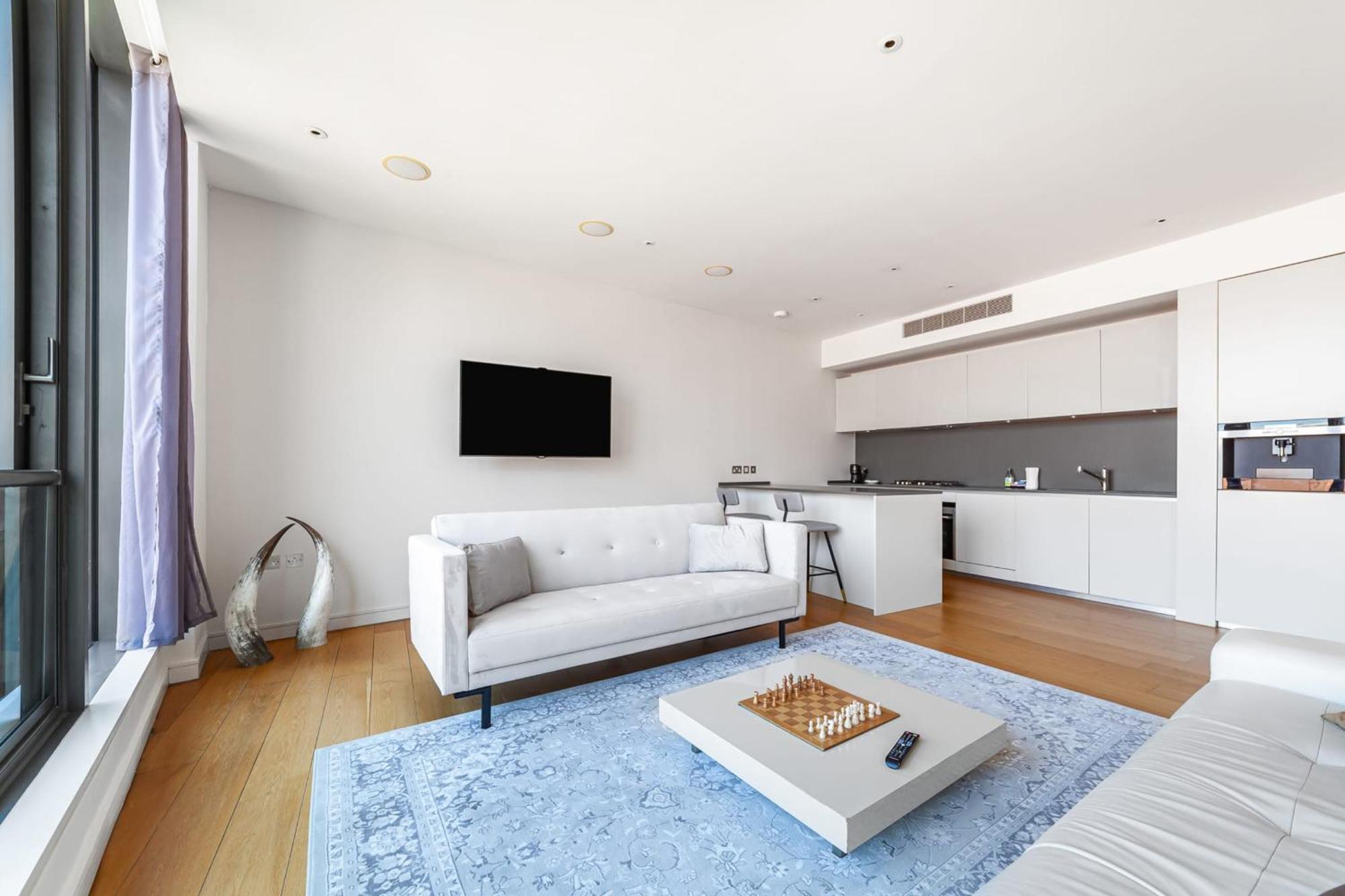 Luxury Penthouse Overlooking The Thames Apartment *