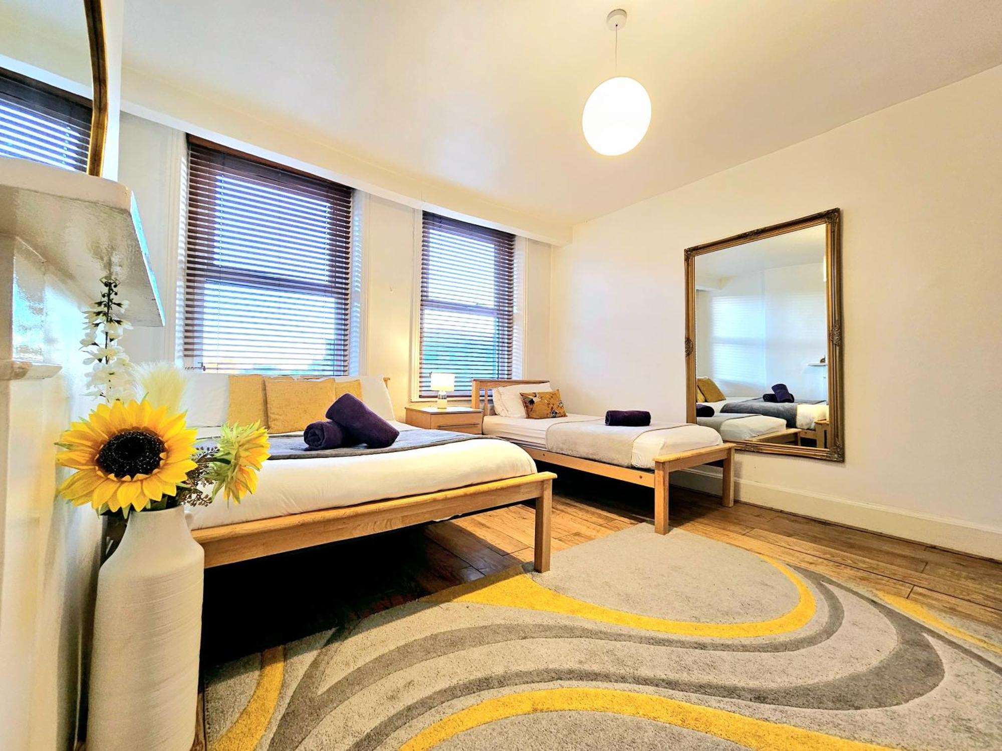 Appartamento King's Cross & Angel Area, 4 Bedrooms With 7 Beds & Private Rooftop - Walk To St Pancras International Londra