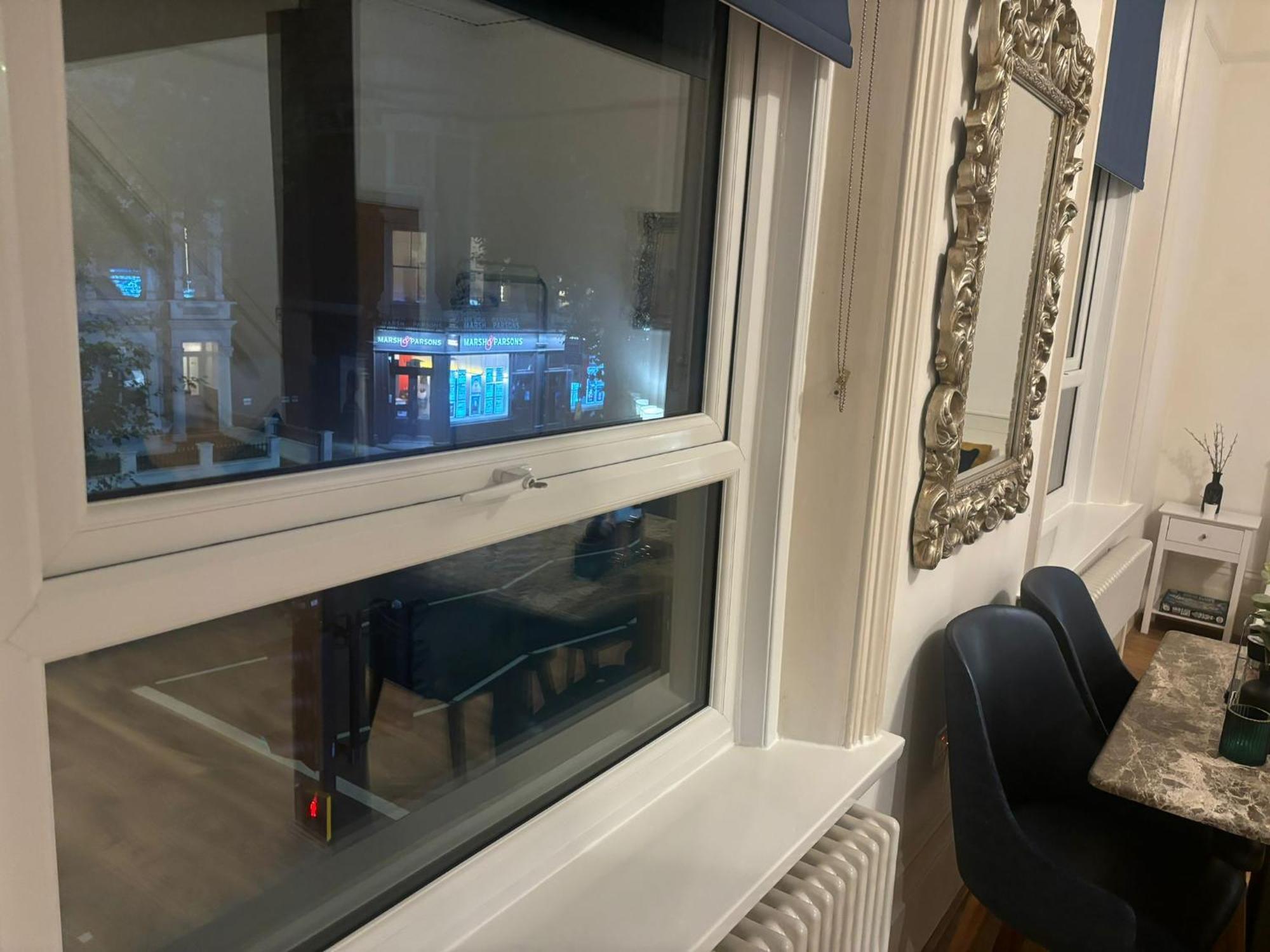 Apartment Zee Homes W6 London