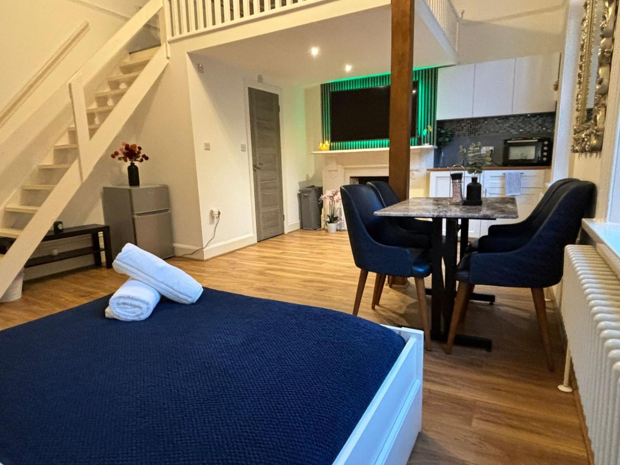 Apartment Zee Homes W6 *