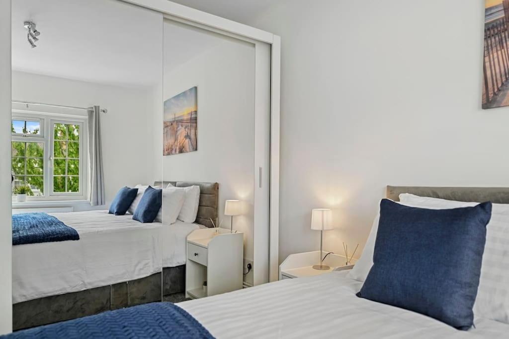 Lägenhet Spacious 2-bed Flat, Acton