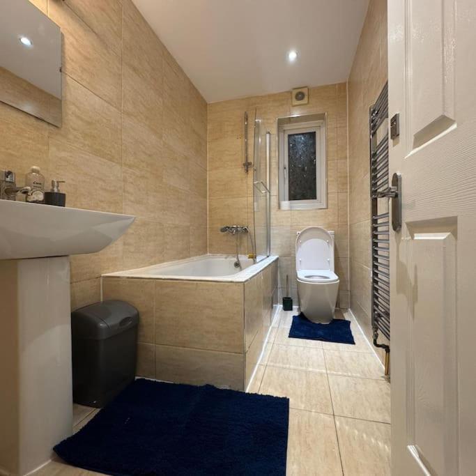 Apartment Riverside Haven 3 London