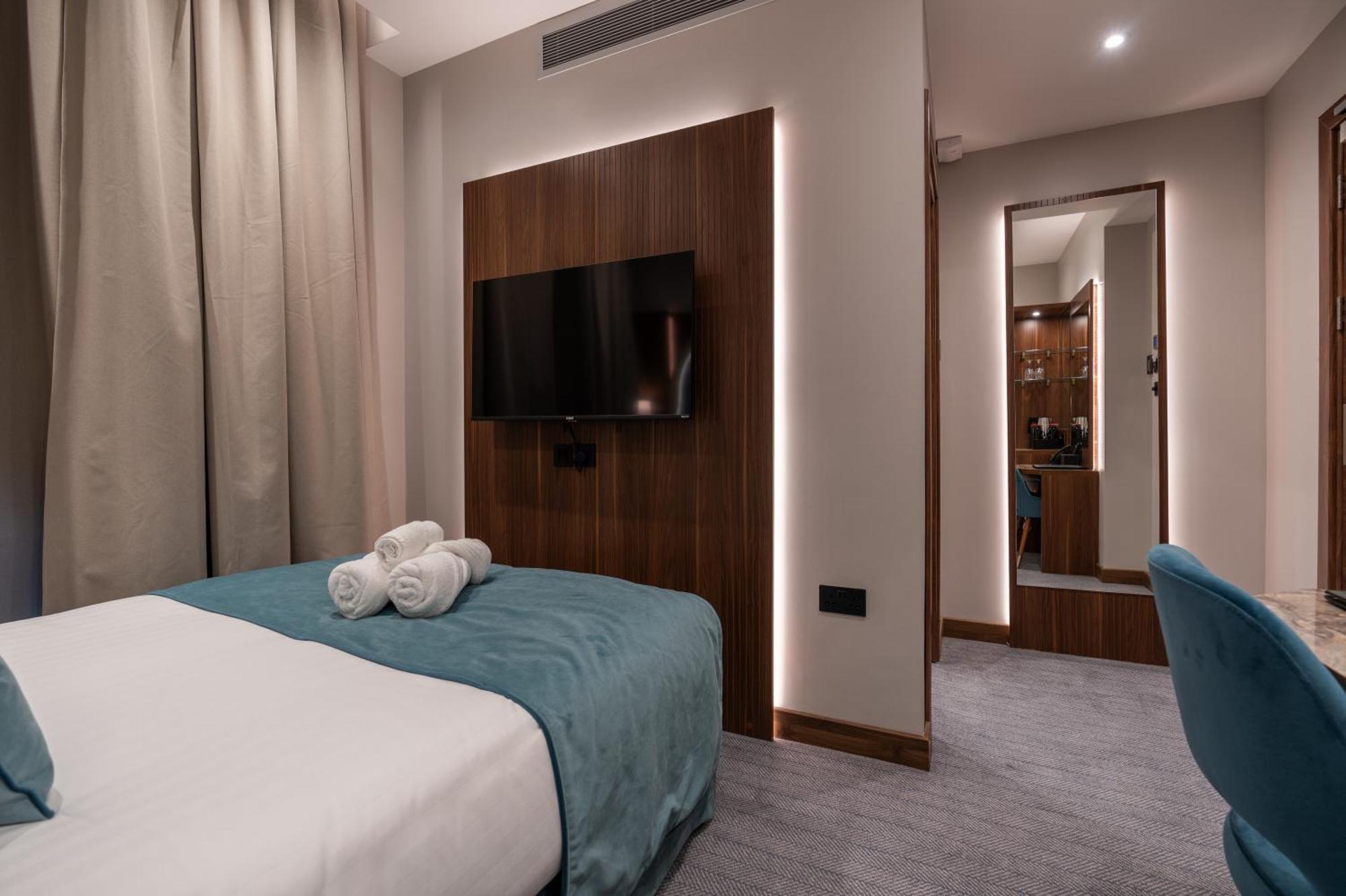St 4* London