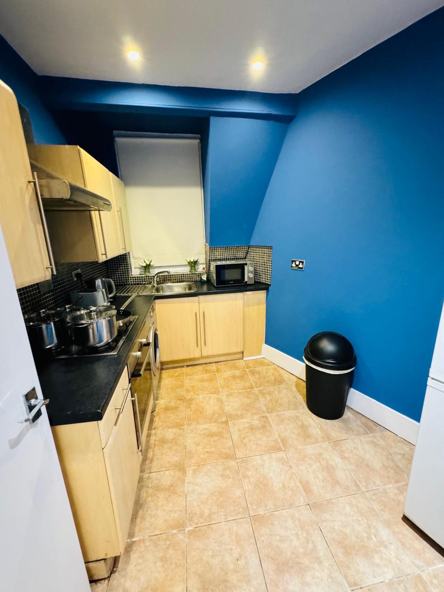 Eye 3 Bedroom * London